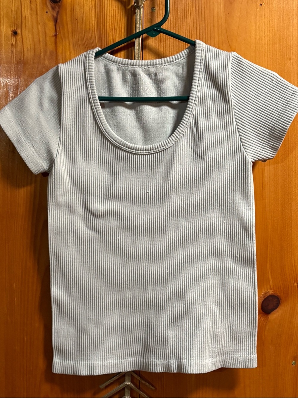 Ribbed Scoop Neck Short Sleeve Top — Light Gray
